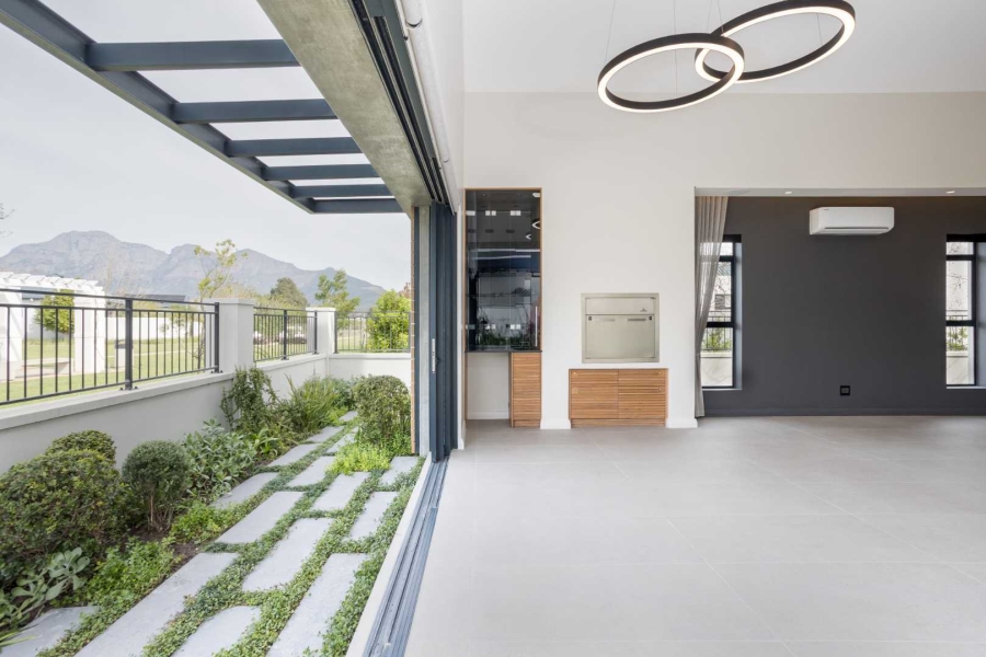 To Let 3 Bedroom Property for Rent in Val De Vie Estate Western Cape
